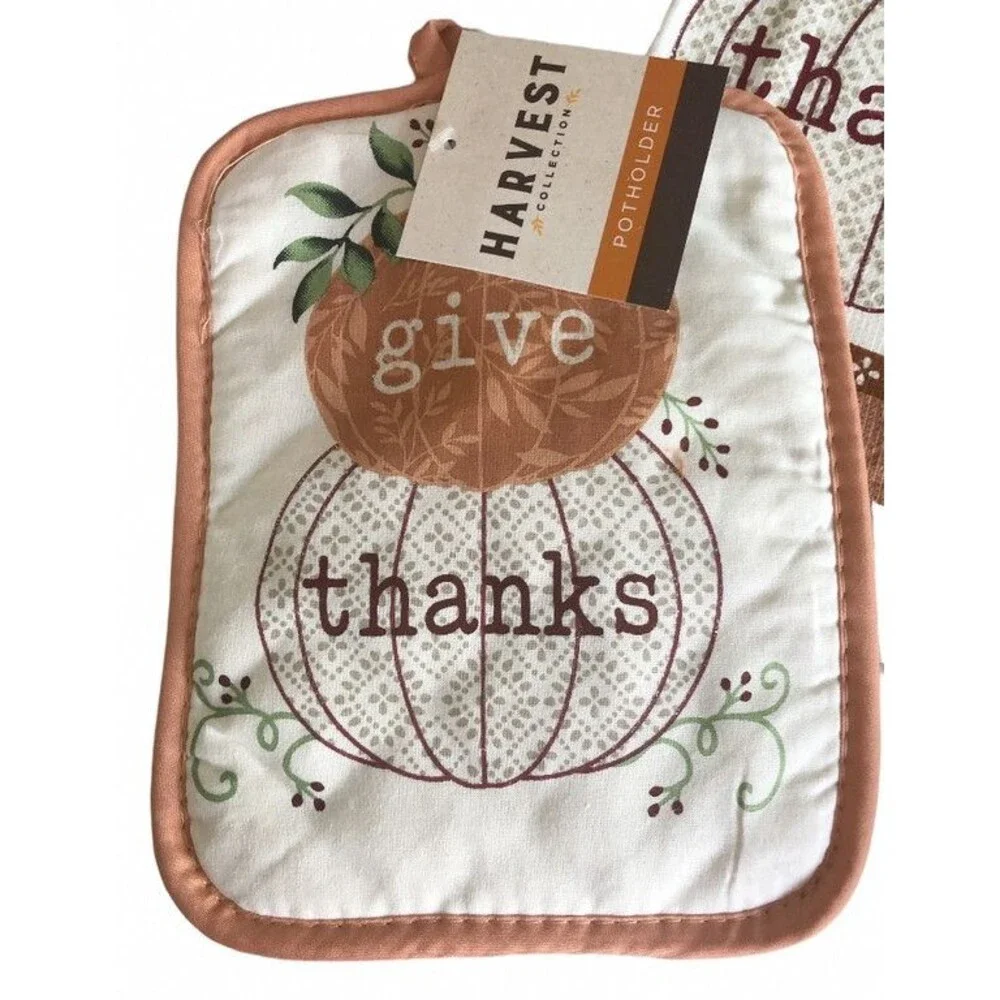 Thanksgiving Dish Towels Potholder Oven Mitt Pumpkins Give Thanks Set of 4